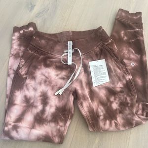 Warm Down Jogger Lululemon pants, size 4, Never worn.